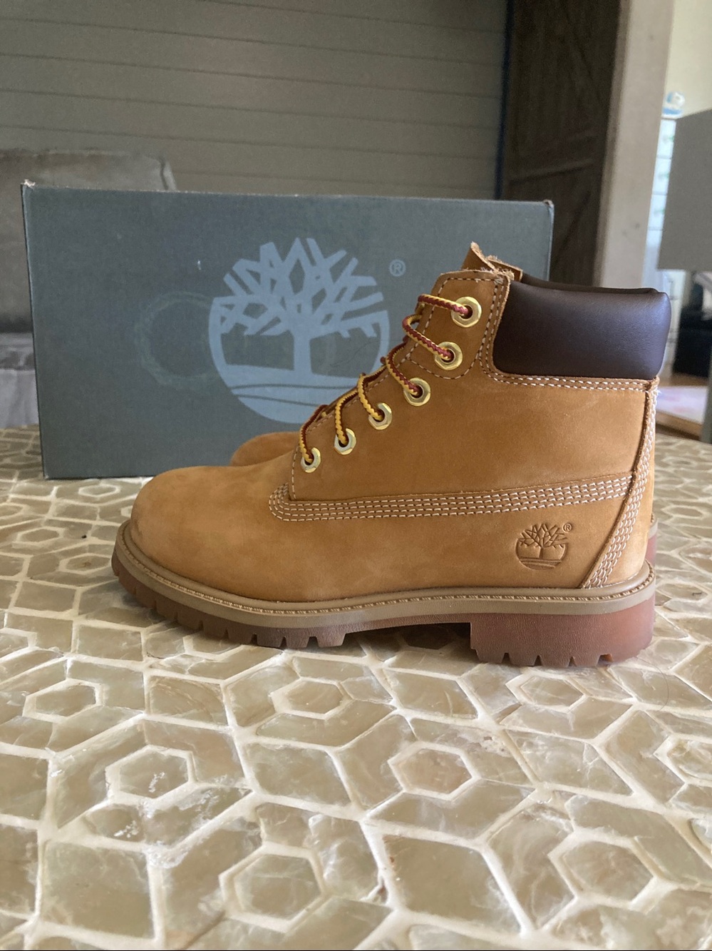 Timberland Youth Premium Unisex 6-Inch Waterproof Boot in ‘Wheat Nubuck’ - Picture 10 of 11